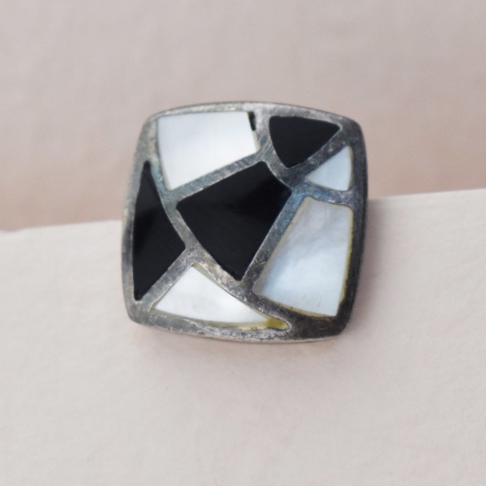 Large MOP and black onyx inlaid one single earring sterling silver